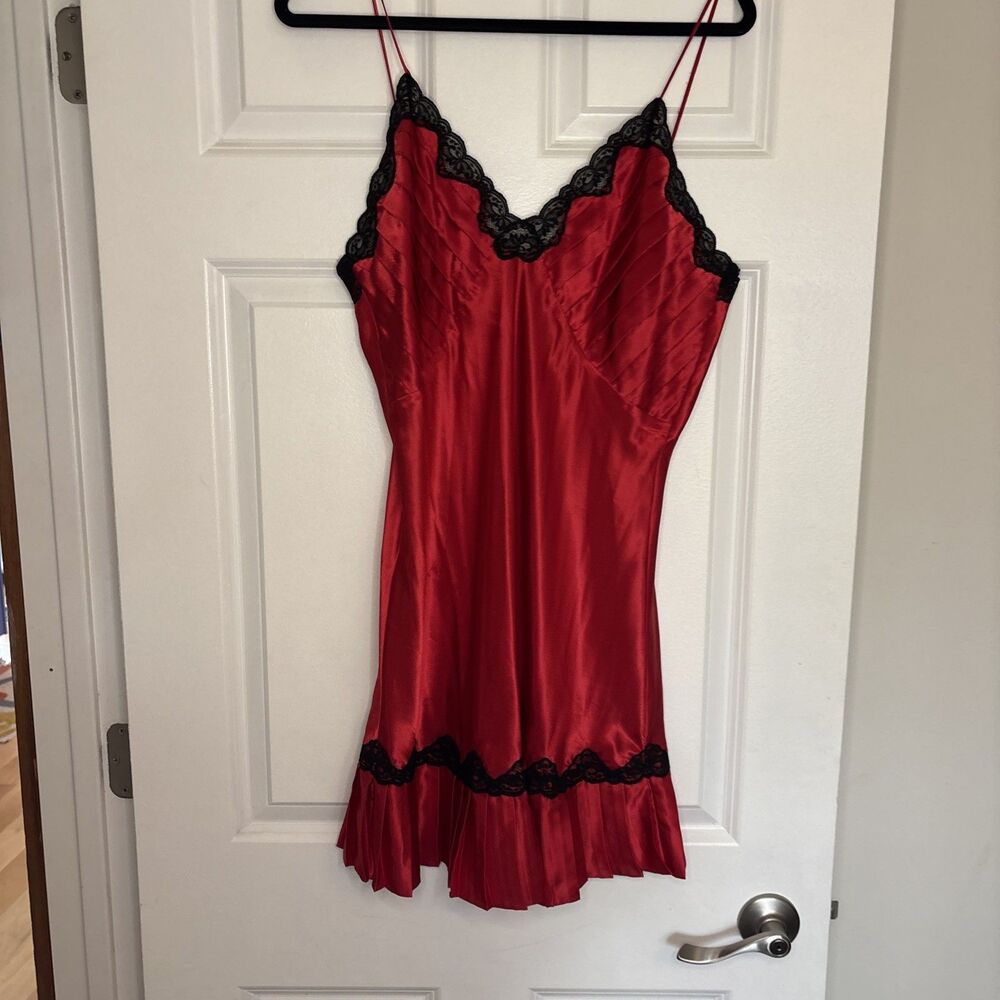 1980S Gold Label Victoria’s Secret Slip, Lingerie Size Large, Red Black Lace